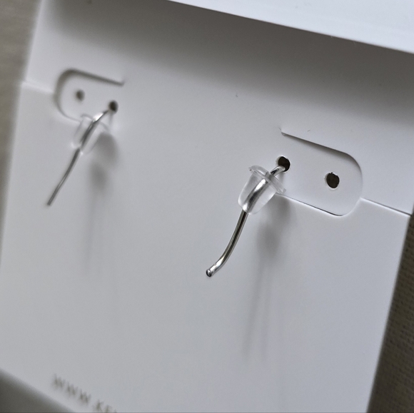 Disney/Kendra Scott Silver Minnie Mouse Pearl Drop Earrings - Picture 4 of 5